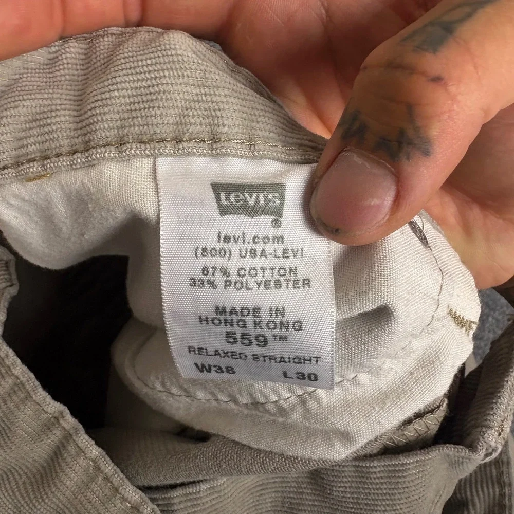 Levis 559 Relaxed Straight Corduroy Pants Mens 38x30 Gray Beige Cords 00559-0132